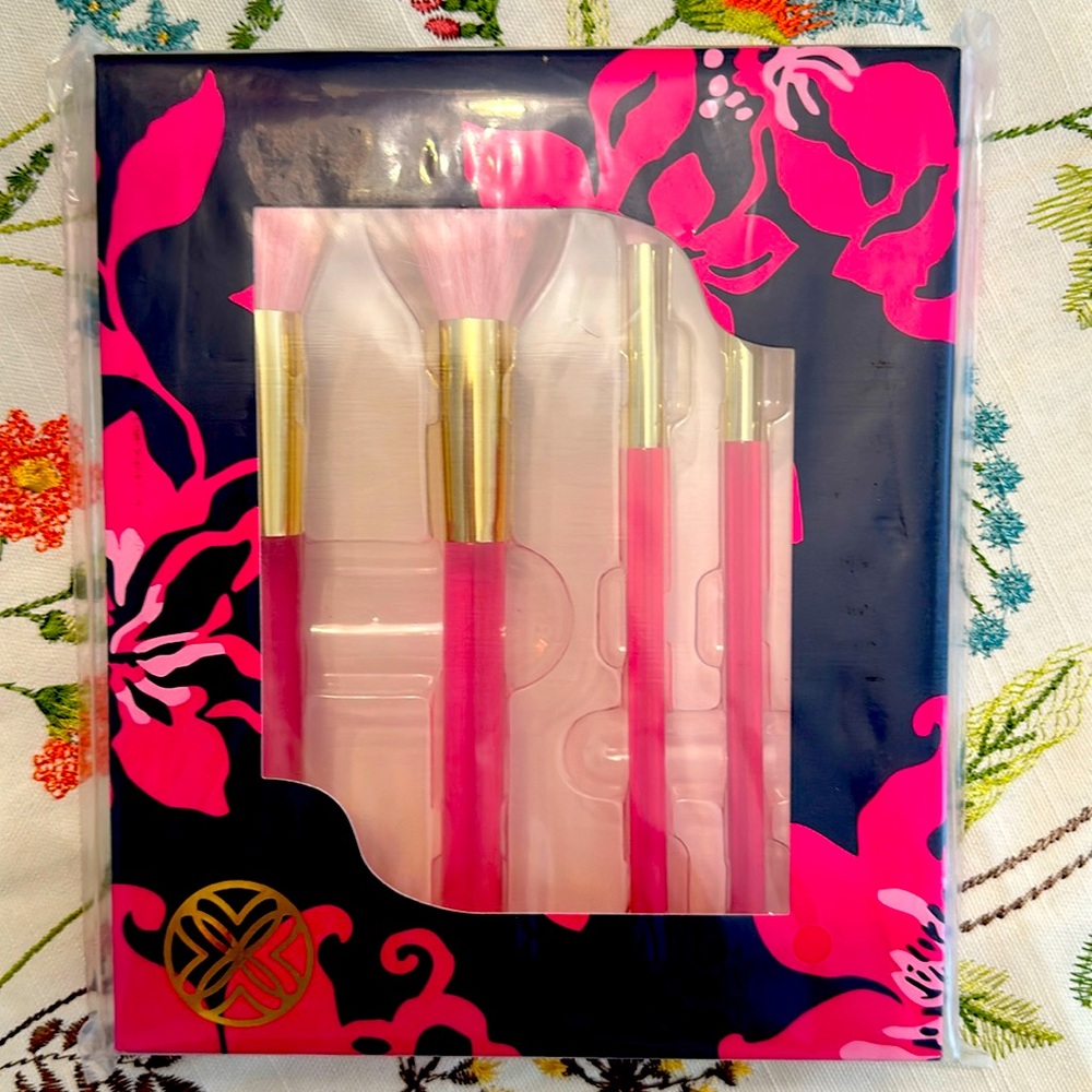 Lilly Pulitzer 5 piece brush set